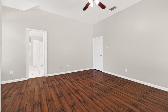 Building Photo - 4018 Timber Corner