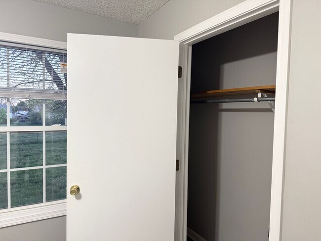 Building Photo - Cathedral Ceiling for a big open feel!