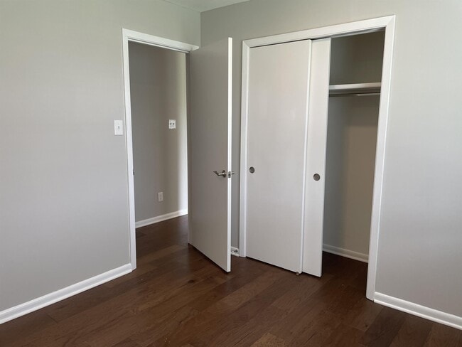 Building Photo - 2601 Shropshire Blvd