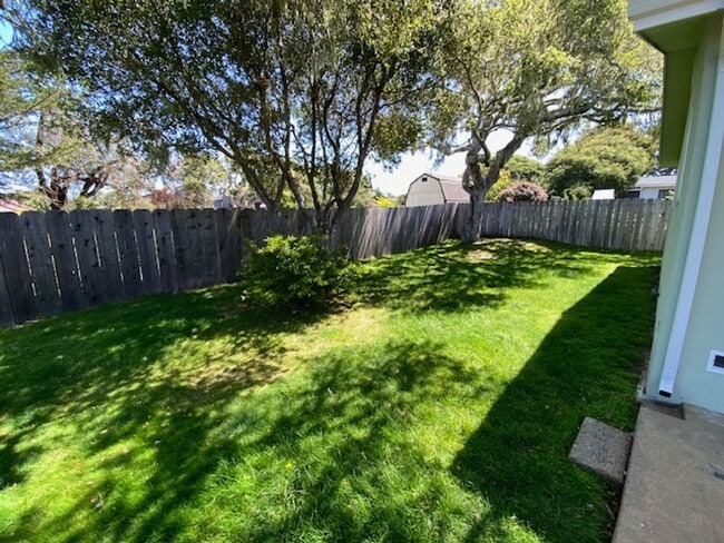 Building Photo - 856 Marino Pines Rd