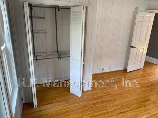 Building Photo - 4221 Harriet Ave