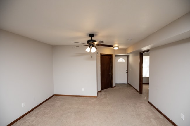 Building Photo - 2216 S Leonard Rd