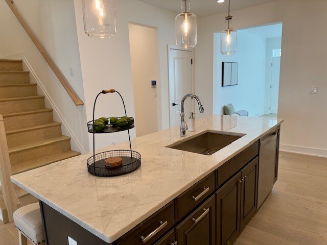 Building Photo - 11 Cloverleaf Ln