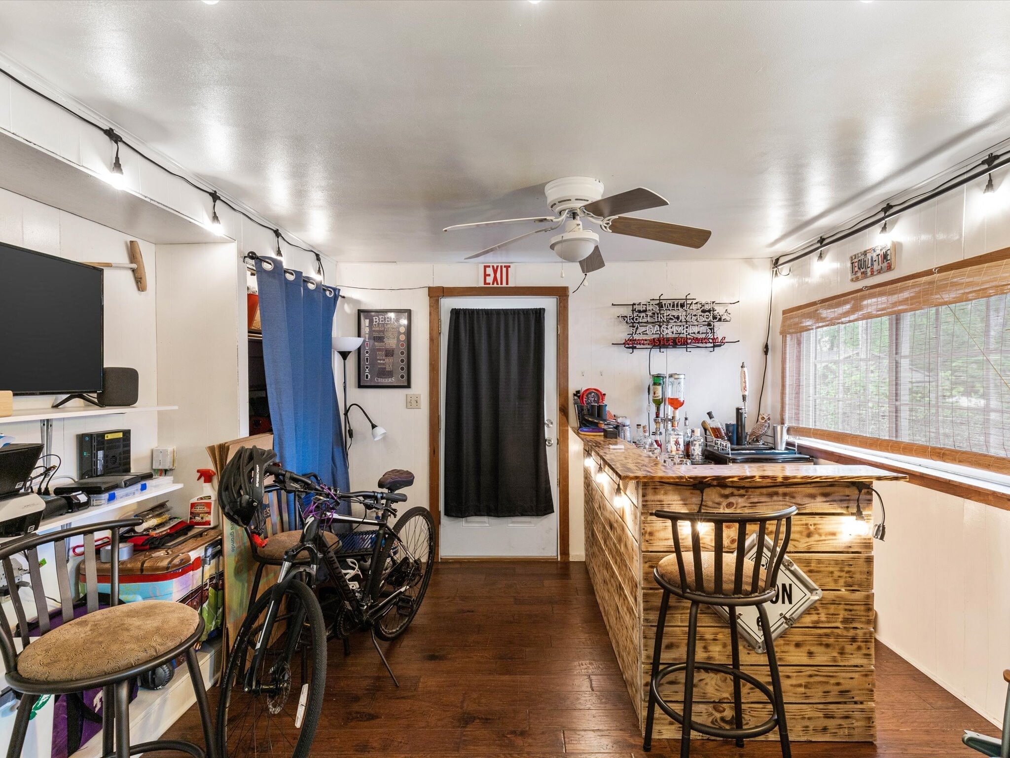 Building Photo - 3508 W Biddison St