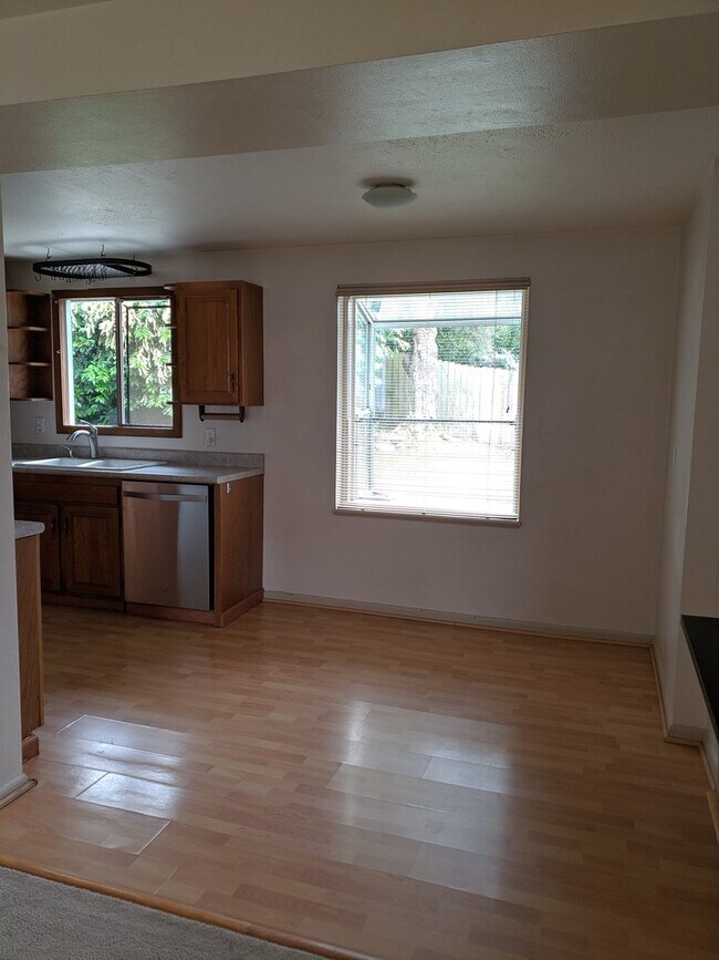 Building Photo - 111 NE 92nd St