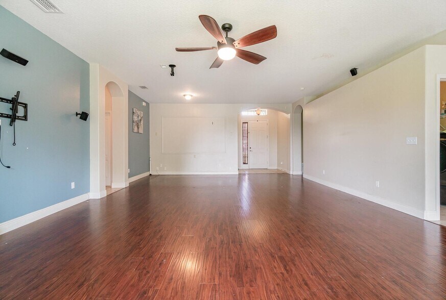Building Photo - 11526 Wishing Well Ln