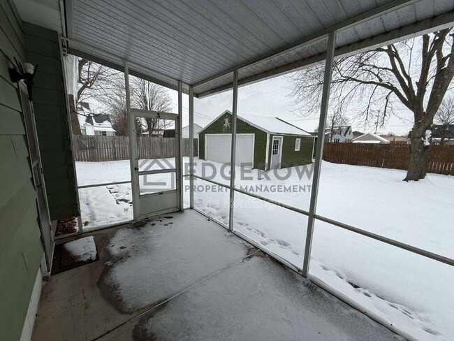 Building Photo - 740 Lyles St SE