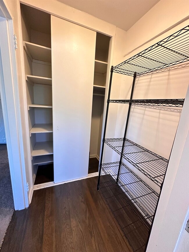 Building Photo - 411 Park Pl