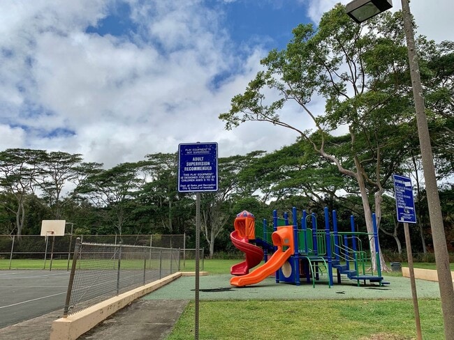 Building Photo - 2 Bedroom/1 Bath/1 parking Cathedral Point...
