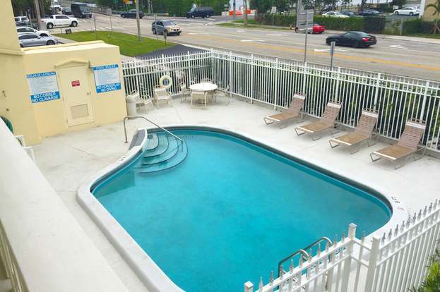 Building Photo - 3915 S Flagler Dr