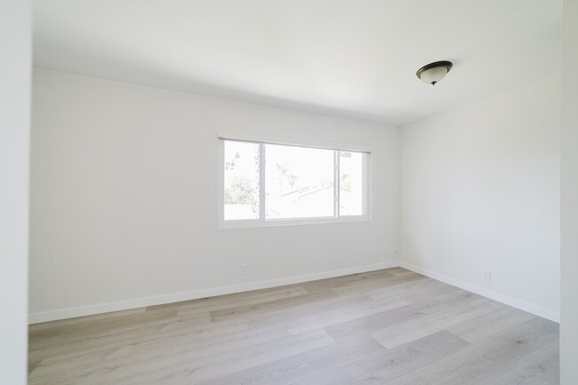 Building Photo - 4154 Baycliff Way