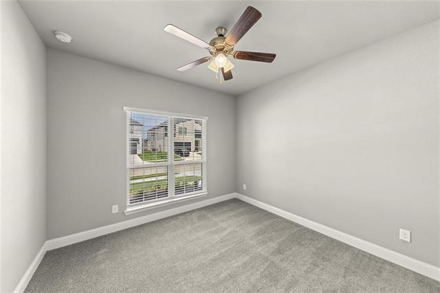 Building Photo - 304 Community Dr