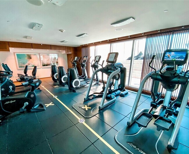 Building Photo - 335 S Biscayne Blvd