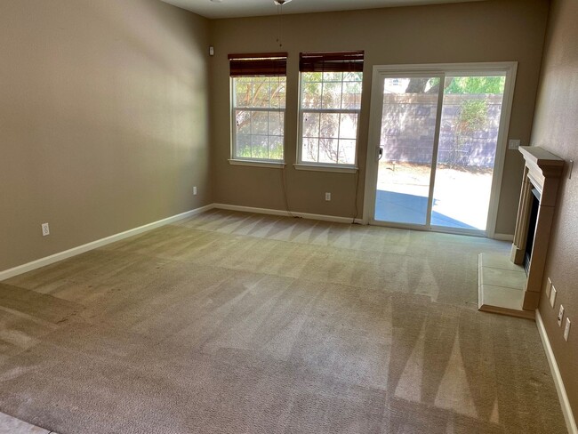 Building Photo - 4 bedroom home in Bethany village