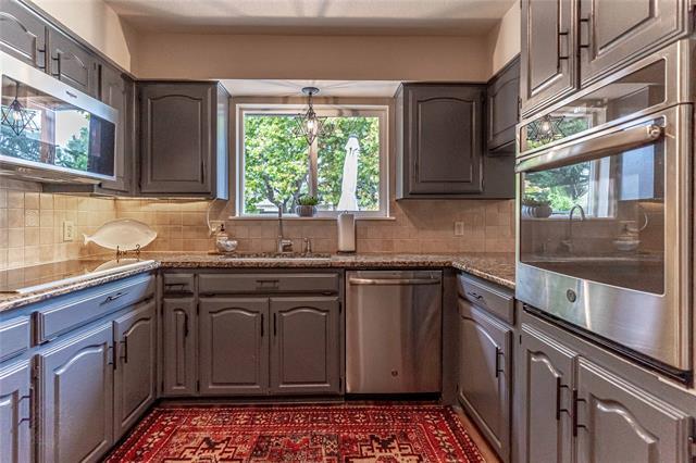 Building Photo - 911 Meadowlark Ln