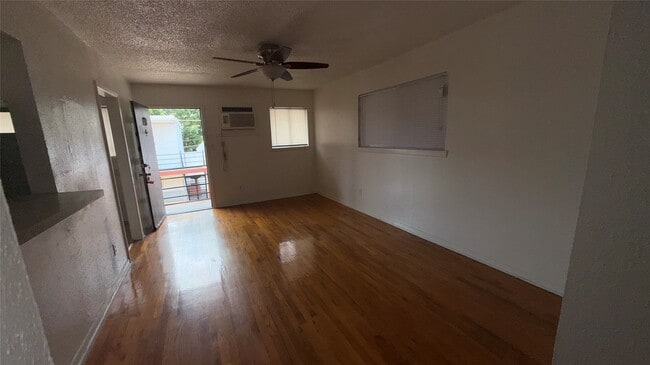 Building Photo - 4921 Crawford St