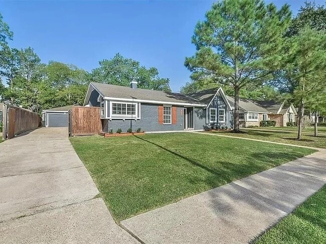 Building Photo - 1907 Briarcreek Blvd