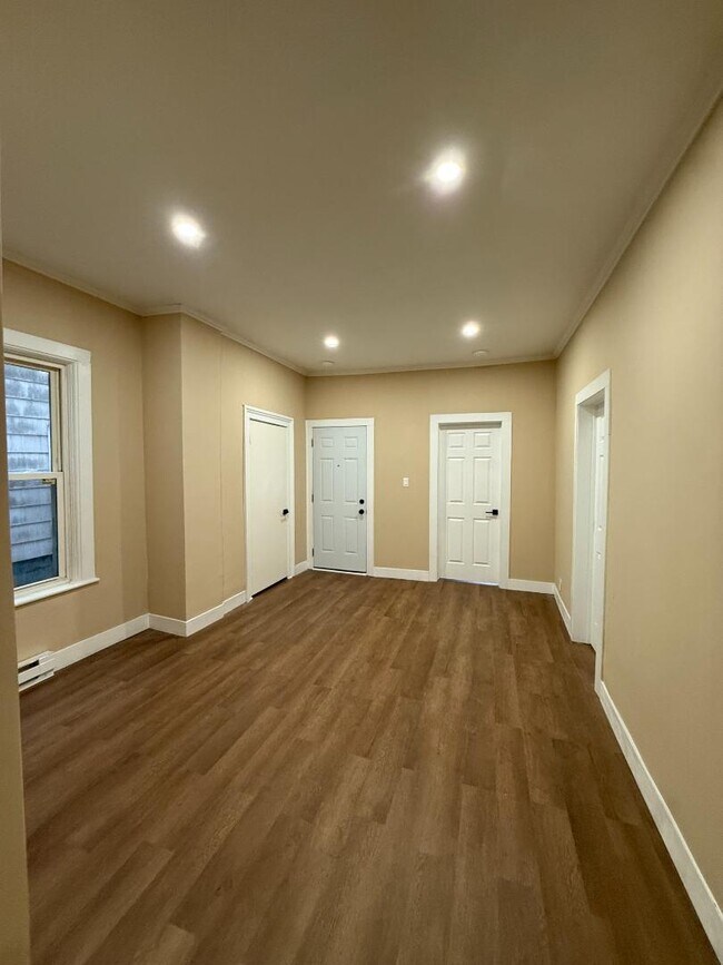 Building Photo - 249 2nd St