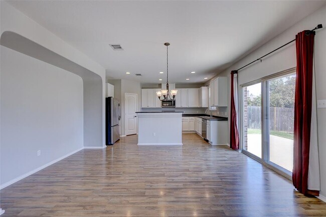 Building Photo - 841 Water Hyacinth Loop