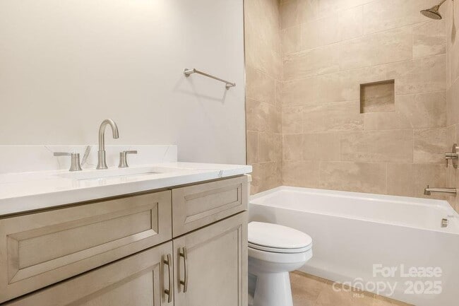 Building Photo - 21 Craftsman Overlook Rdg