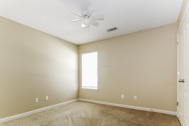 Building Photo - 1393 Marhill Cove