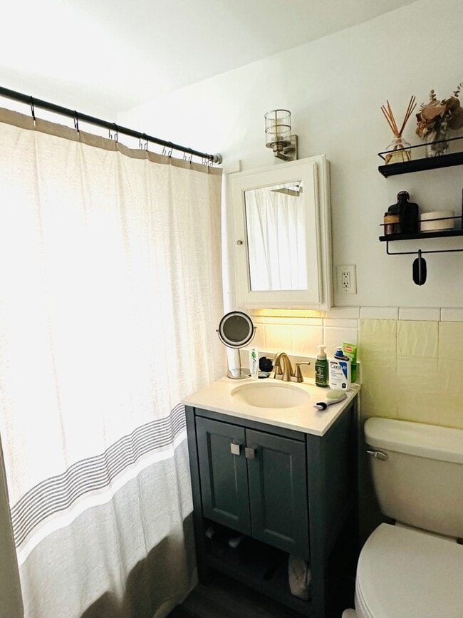 Building Photo - 9 Millers Ln