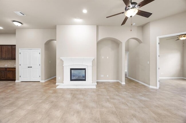 Building Photo - 14308 Senia Bend
