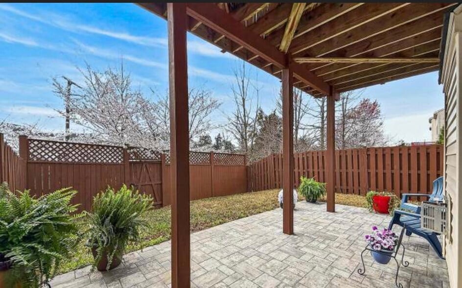 Building Photo - 43473 Hopestone Ter