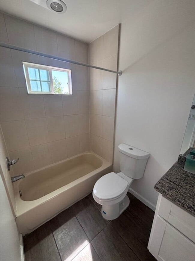 Building Photo - Welcome to 1828 Montrose St, located in the vibrant city of Los Angeles