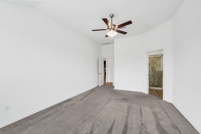 Building Photo - 1309 Tan Gable Ln