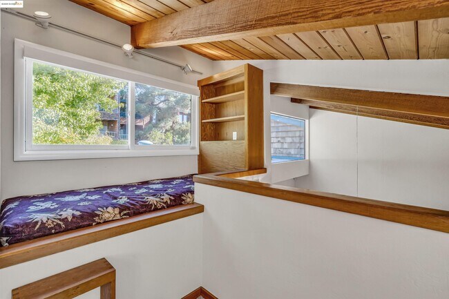 Building Photo - 57 Sereno Cir