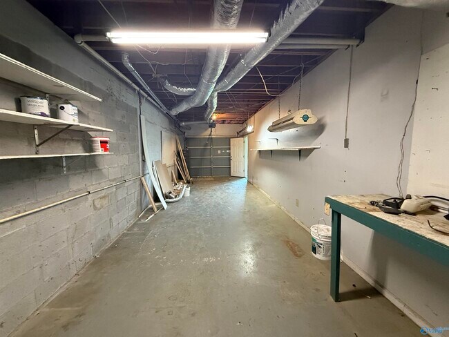 Building Photo - 122 Mykeys Way