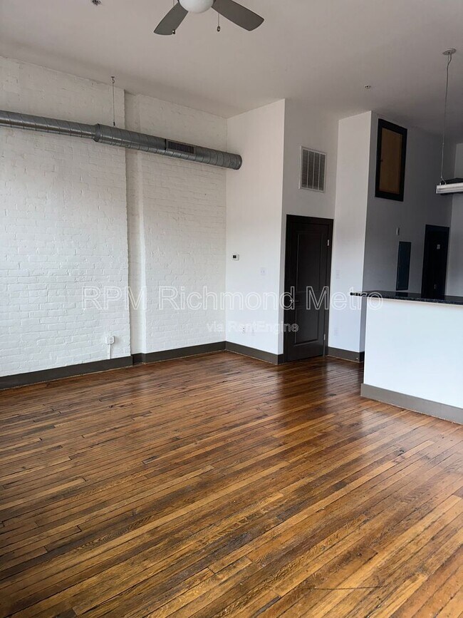 Building Photo - 1322 W Broad St