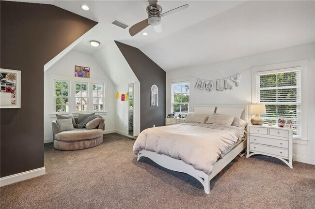 Building Photo - 6285 Aberdeen Dr NE