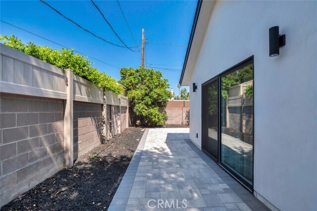 Building Photo - 2117 W Clark Ave