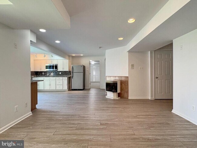 Building Photo - 3795 Raisner Ct