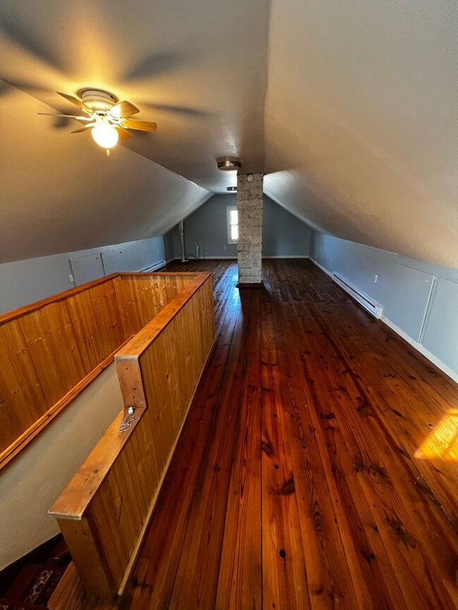 Building Photo - 2 bedroom home with bonus room in Davenport