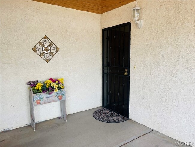Building Photo - 2531 Country Club Dr