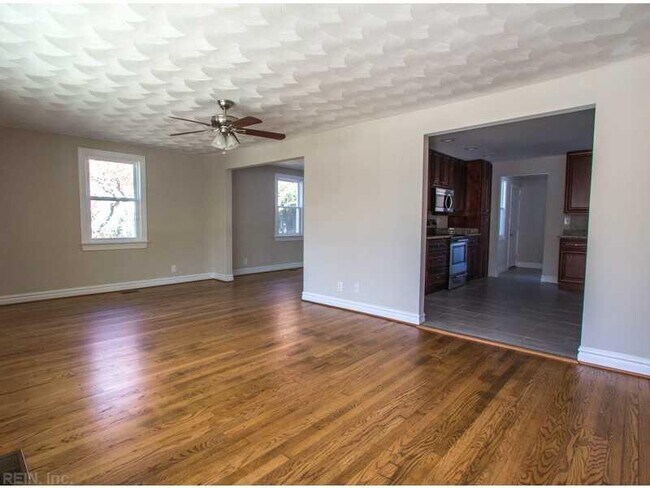 Building Photo - 4814 Killam Avenue