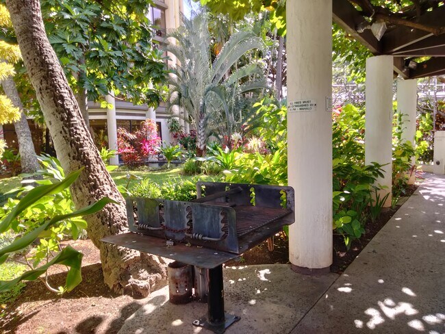 Gardens & Bar-B-Q 2 - 300 Wai Nani Way