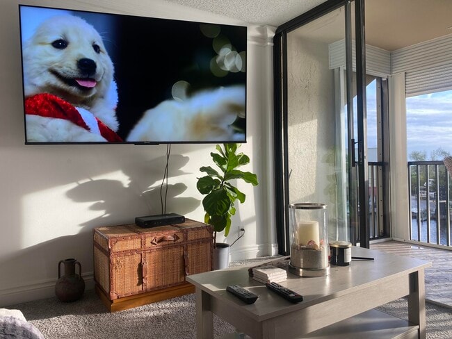 Building Photo - 22 Royal Palm Way