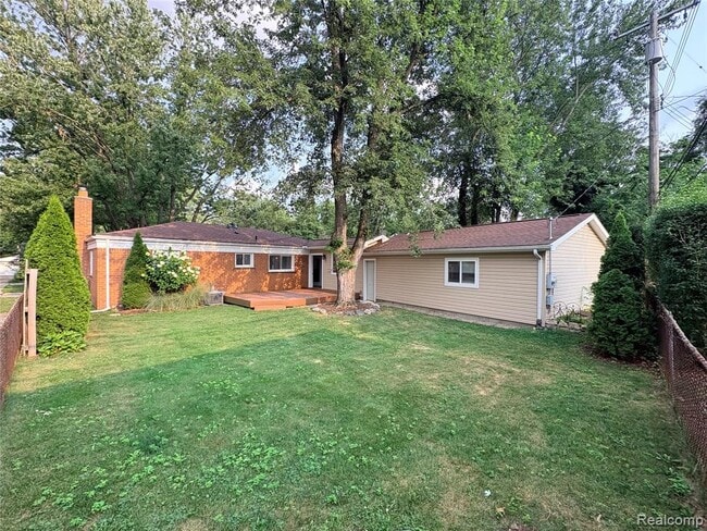 Building Photo - 1341 Catalpa Dr