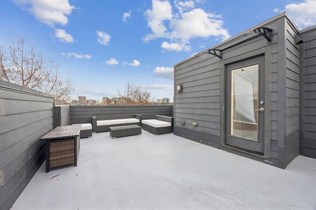 Building Photo - 3002 Zenia Dr