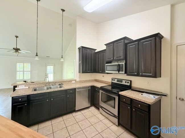 Building Photo - 218 Healey Dr