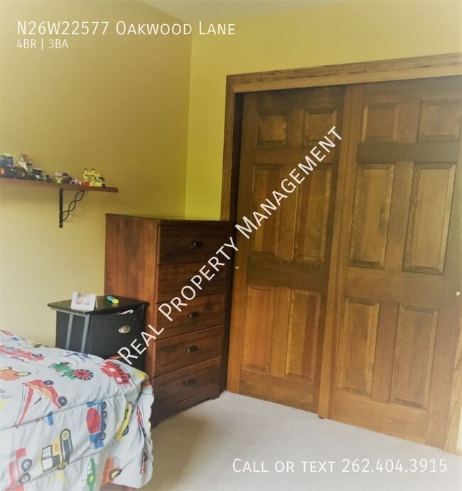 Building Photo - N26W22577 Oakwood Ln