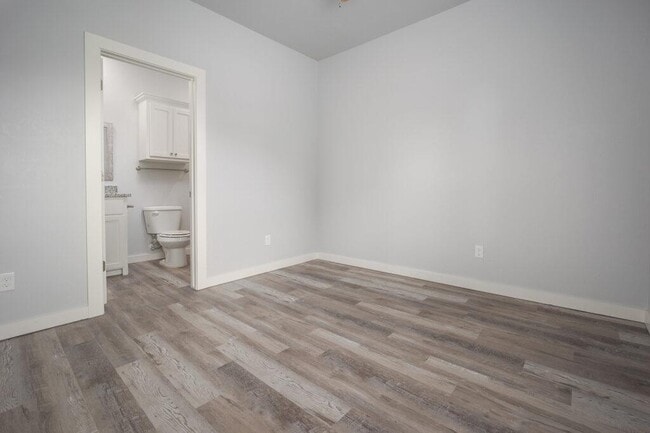 Building Photo - 201 S 11th St