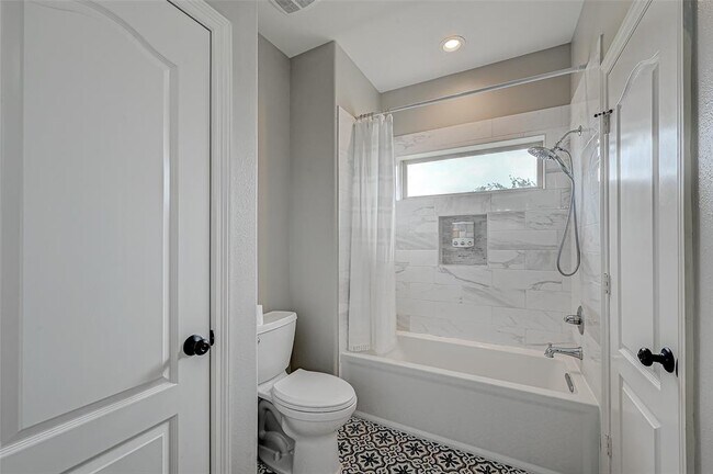 Building Photo - 21102 W Kelsey Creek Trail