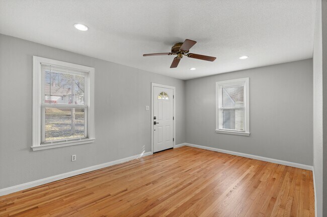 Building Photo - 963 Collier Pl