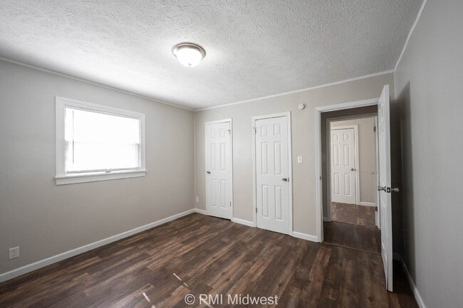 Building Photo - "Charming 3-Bedroom Haven in Mooresville –...