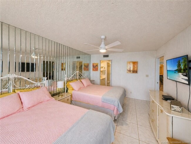 Building Photo - 9500 S Ocean Dr